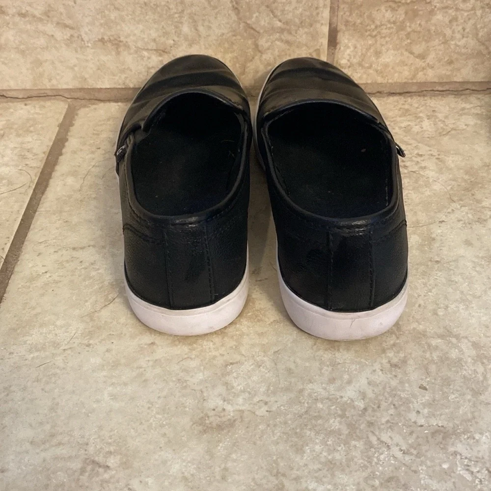 ⭐️GUESS: G By Guess Women’s Leather Low Top Slip On Sneakers Sz 6.5